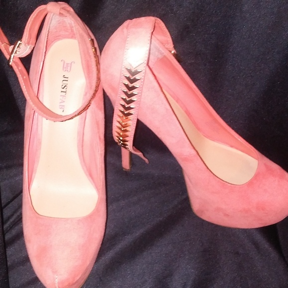 Shoes - Picture 3 of 4